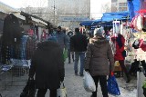 Mnóstwo ludzi na bazarach w Kielcach we wtorek 16 lutego. Zobaczcie co szło najlepiej [ZDJĘCIA]