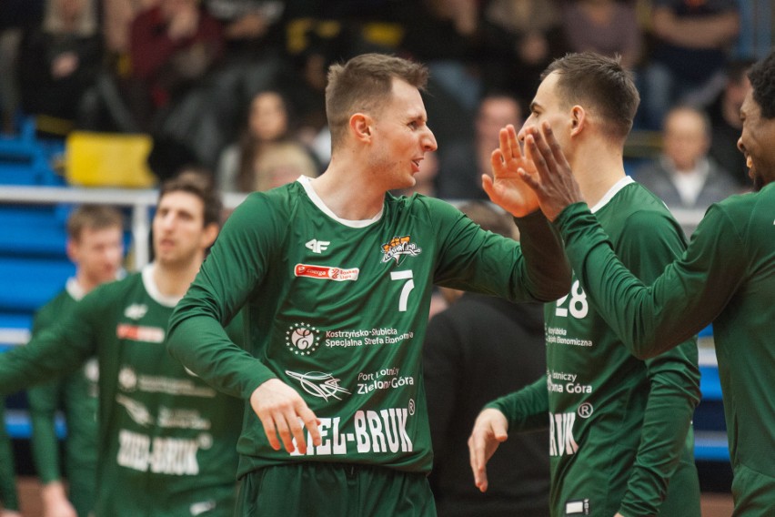 Szalona pogoń Czarnych w końcówce meczu! Grupa Sierleccy Czarni Słupsk - Enea Zastal BC Zielona Góra 64:66 [ZDJĘCIA]