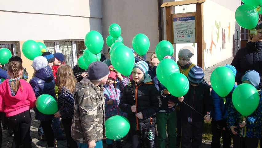 300 zielonych baloników na powitanie wiosny w Strzyżowicach [ZDJĘCIA]