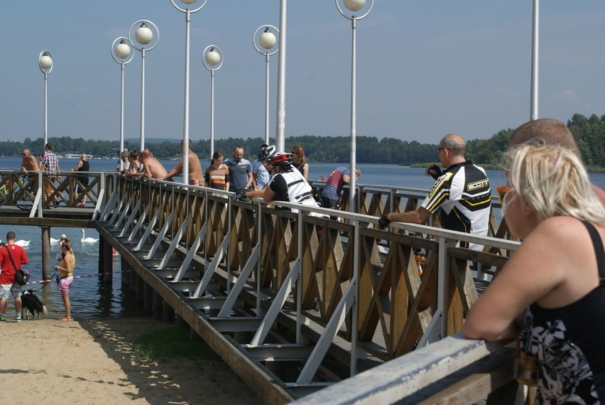 W sobotę nie brakowało chętnych do plażowania nad Pogorią...