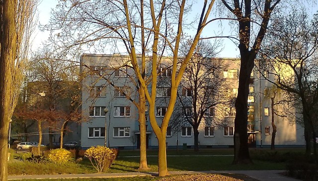 Wielorodzinny blokZa 150 tys. zł można mieć w Radomiu mieszkanie z dwoma, a nawet trzema pokojami.