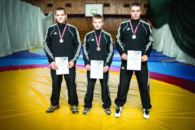 Medaliści OOM Gorlice - od lewej: Mateusz Nowak, Łukasz Grzybowski, Jakub Lęcznar.
