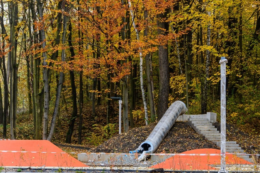 Tak zmienia się park Rozkówka w Będzinie Zobacz kolejne...