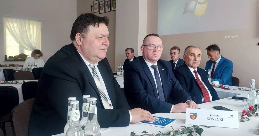 W Maleńcu starostowie świętokrzyskich powiatów debatowali o uchodźcach z Ukrainy i nie tylko
