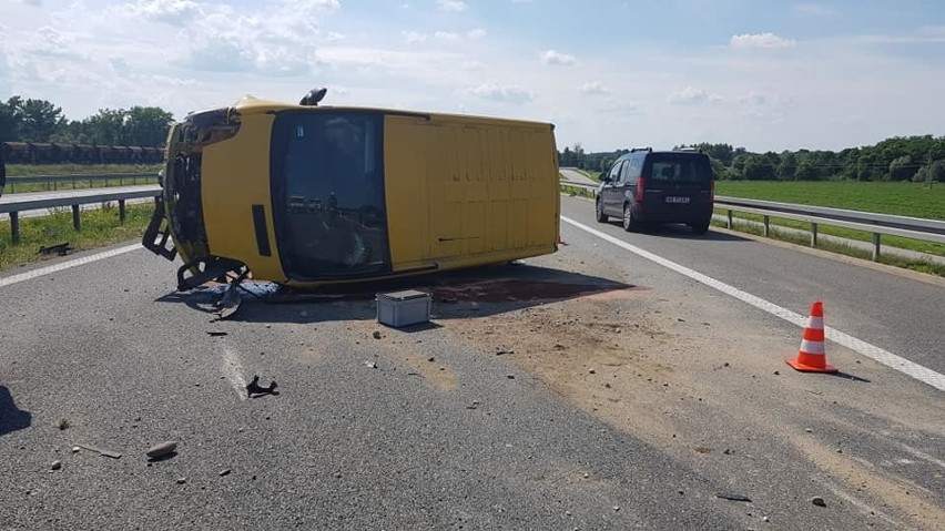 Wypadek busa na autostradzie A4 w rejonie Szczepanowa