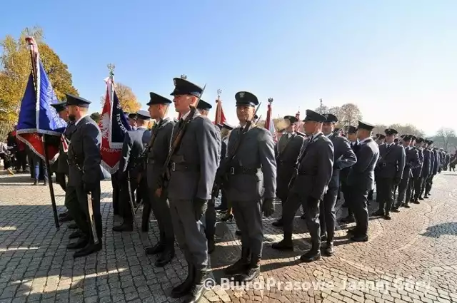 22. Pielgrzymka Funkcjonariuszy Służby Więziennej stawiła się na Jasnej Górze. Do klasztoru przybyło ponad tysiąc osób: kadra kierownicza służby więziennej, strażnicy więzienni i pracownicy więzień wraz z rodzinami.