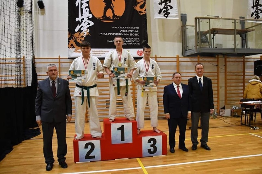 Dwa złote medale zawodnika Klubu Karate Morawica