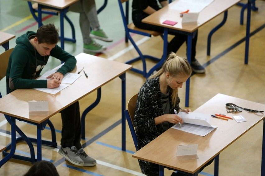 PRÓBNY TEST GIMNAZJALNY 2013 Z OPERONEM. CZĘŚĆ HUMANISTYCZNA...