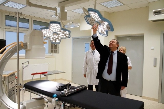 Nowa sala tylko do zabiegów kardiologicznych jest już niemal gotowa. Pierwsi pacjenci będą tu operowani w przyszłym tygodniu. Dostosowanie pomieszczeń pod potrzeby kardiologów i wyposażenie w niezbędny sprzęt kosztowało ok. 1,5 mln zł.