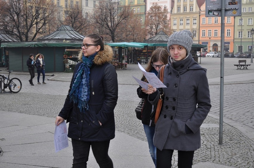 Spacerowali śladami żydowskiego Wrocławia (ZDJĘCIA)