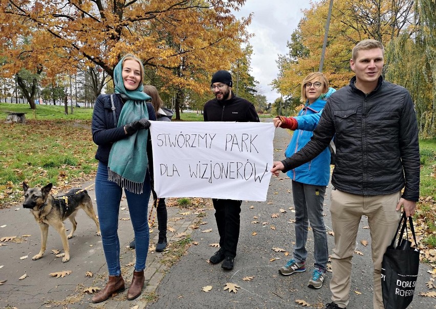 Okoliczni mieszkańcy wciąż czekają na obiecany park. W...