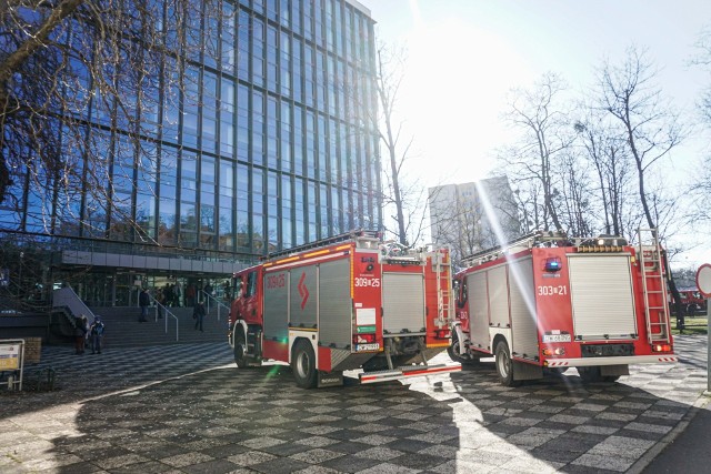 Akcja straży pożarnej na Uniwersytecie Ekonomicznym we Wrocławiu