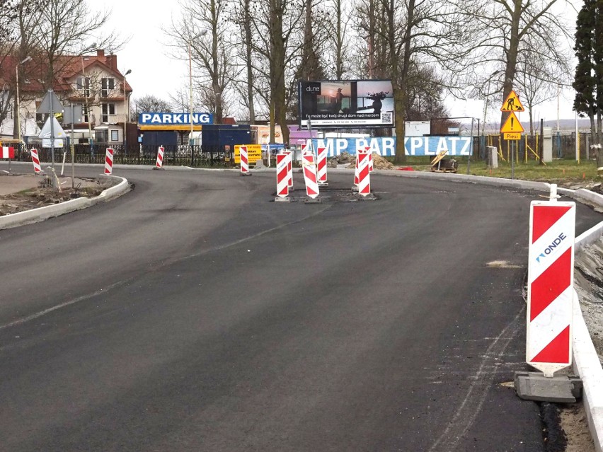 Na głównej ulicy w Mielnie jest już nowy asfalt