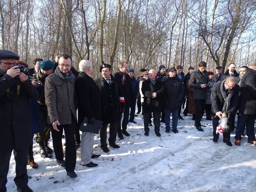 Sosnowiec: W Ostrowach Górniczych uczczono pamięć zamordowanej 70 lat temu rodziny Mackiewiczów FOTO