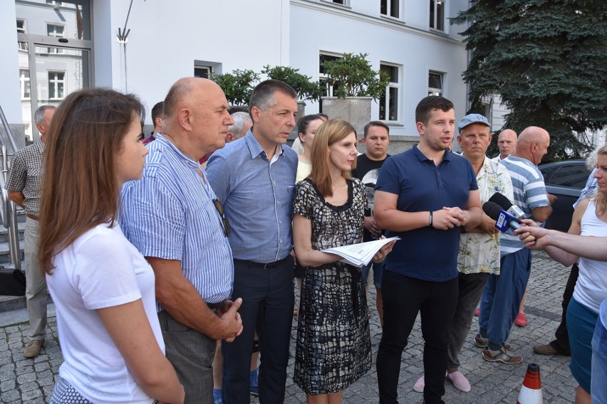 Mieszkańcy ulicy Beskidzkiej protestowali z radnymi na...