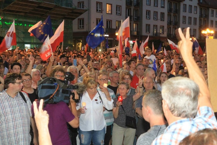 10 tysięcy osób protestowało we Wrocławiu w obronie sądów