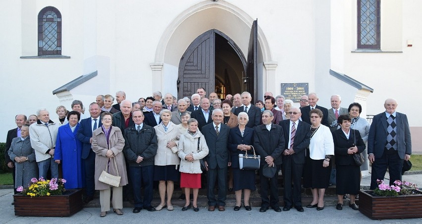 37 par z miasta i gminy Radoszyce świętowało w sobotę Złote Gody. Były modlitwa, medale i wspomnienia