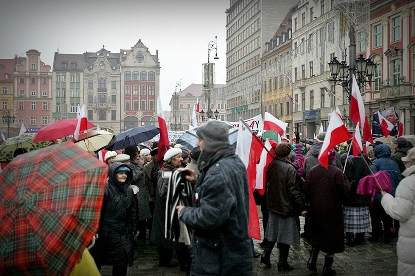 Wrocław: Półtora tysiąca osób maszerowało w obronie TV Trwam [FOTO]