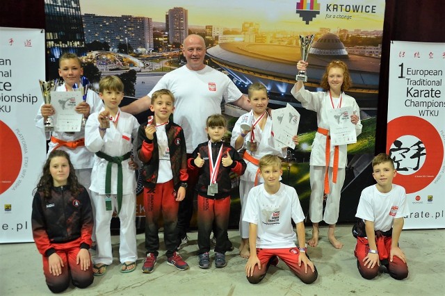 Na Mistrzostwach Europy i Pucharze Europy w katowickim Spodku zielonogórscy karatecy zdobyli 13 medali.