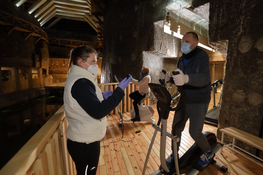 W Wieliczce terapia dla osób, które przeszły Covid-19 jest...