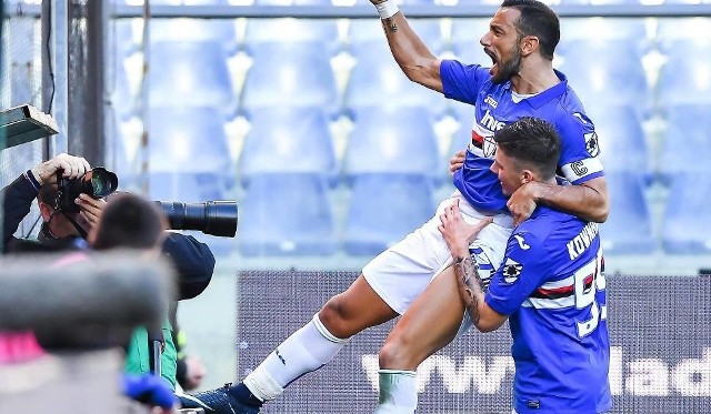 Fabio Quagliarella w objęciach Dawida Kownackiego