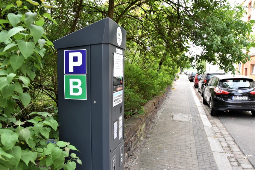 Strefa płatnego parkowania w Opolu obejmuje teraz m.in....