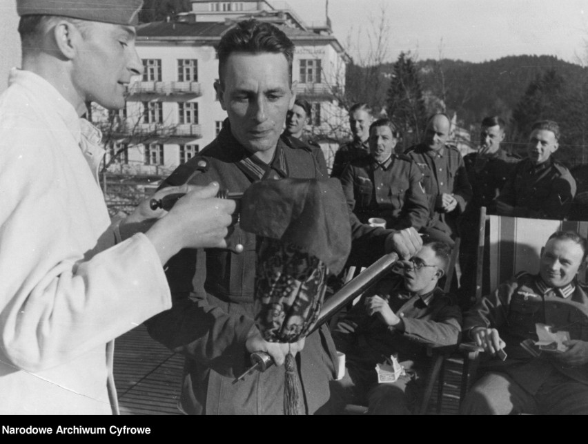 Żołnierze niemieccy podczas wypoczynku w Krynicy -Zdroju