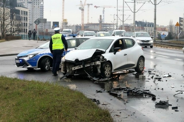 Siódmy lipca może stać się „sądnym dniem” dla posiadaczy nowych samochodów. Od tego dnia wszystkie nowe samochody wyprodukowane na terenie Unii Europejskiej muszą być wyposażone w system EDR czyli tak zwaną motoryzacyjną „czarną skrzynką”.