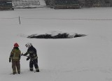 Niebywałe, zapadło się boisko w Trzebini. Dobrze, że w tym czasie nie grali piłkarze. Mogło dojść do tragedii ZDJĘCIA