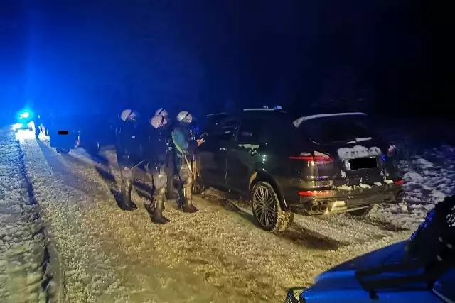 Policjanci zapobiegli bijatyce między kibicami w Emilii pod Zgierzem