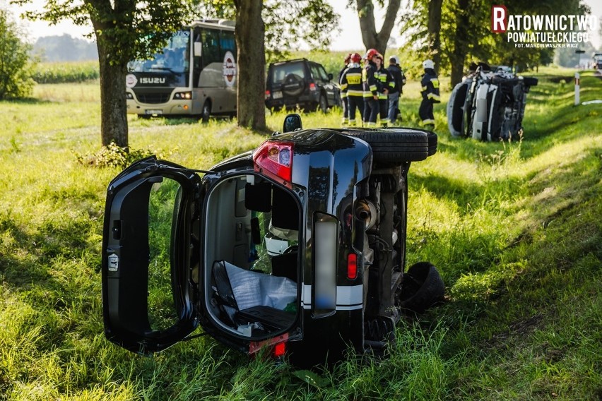 Prostki. Wypadek na DK 65. Karambol czterech aut. Dwa wylądowały na boku (zdjęcia)