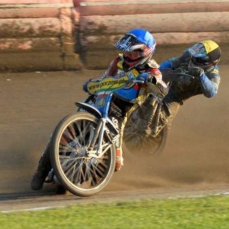 Wygrana Stali Gorzów z RKM-emNa swoim torze lepsza okazala sie Stal Gorzów. Zwyciezyla z RKM-em Rybnik 56:34.