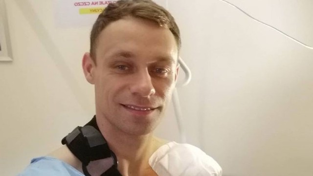 Tomasz Kaczor tuż po zabiegu w warszawskiej klinice