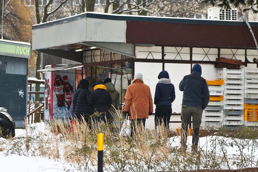 Zobacz na kolejnych slajdach wrocławskie kolejki do...