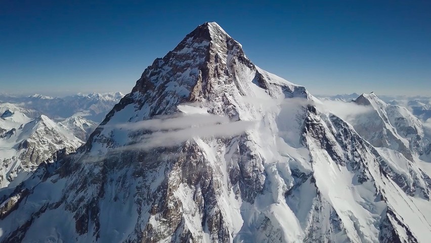 Bargiel dwa lata temu zjechał z K2. Zobacz nowe kulisy