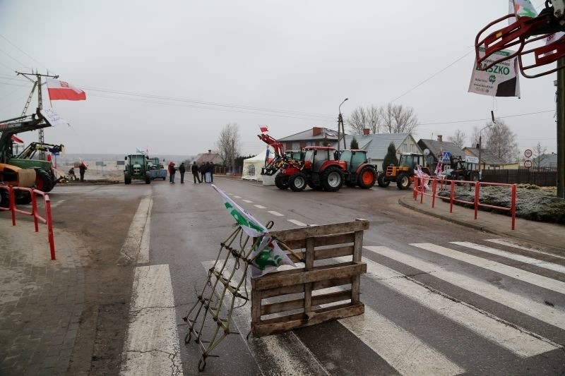 Rolnicy blokują DK 65 w Knyszynie