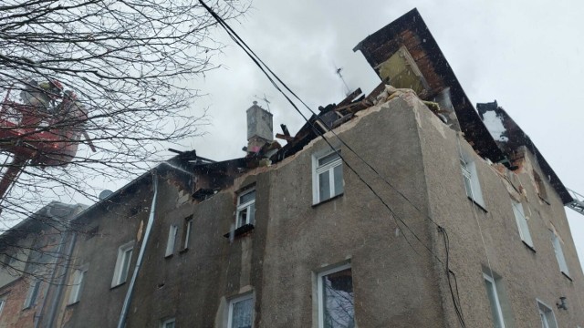 Obecnie trwa przeszukiwanie gruzowisko w poszukiwaniu osób poszkodowanych. Dwie osoby, zostały zabrane przez pogotowie ratunkowe.