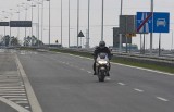 Motocyklista pędził 237 km/h po AOW [FILM]