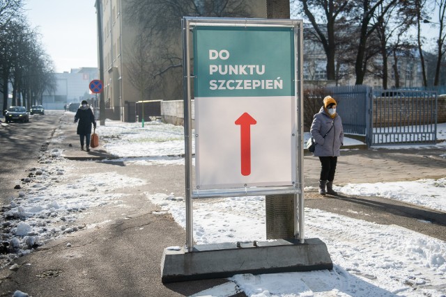 Od poniedziałku do punktu szczepień na terenie MTP będzie można wejść jedynie od strony ul. H. Święcickiego