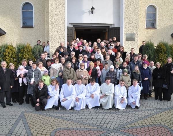 - Jesteśmy wielką rodziną - wszyscy się tu znają, lubią i wspólnie pracują - mówią parafianie z Gosławic.