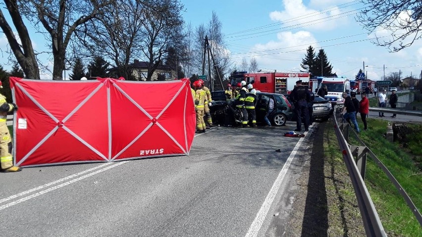 Śmiertelny wypadek ma drodze krajowej 72 koło Łodzi.