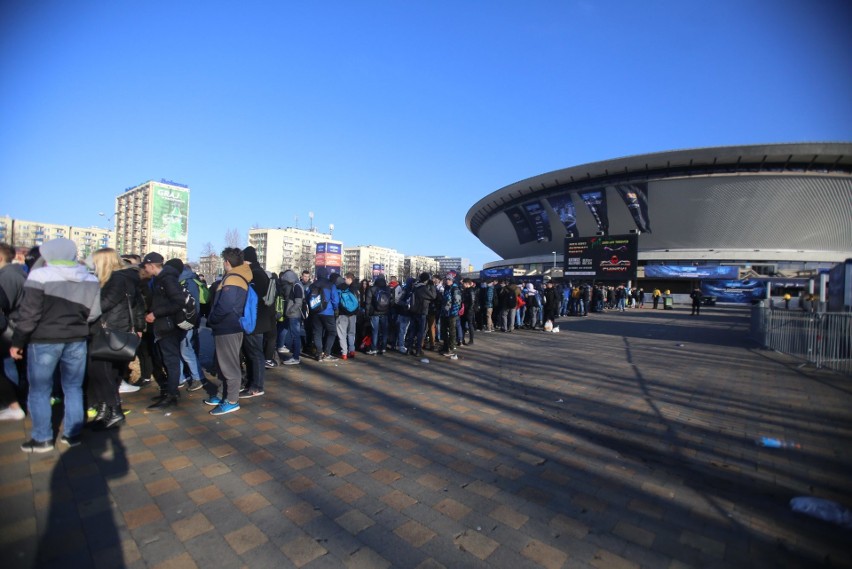 IEM 2017 Katowice. Gigantyczne kolejki pod Spodkiem