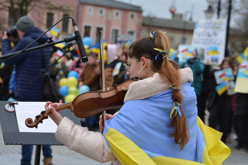 Więcbork w centrum miasta zorganizował manifestację...