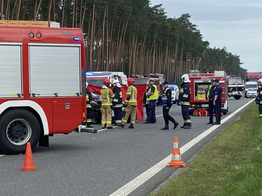 Groźny wypadek na autostradzie A4 pod Opolem. Dwie osoby ranne, dwie nie żyją