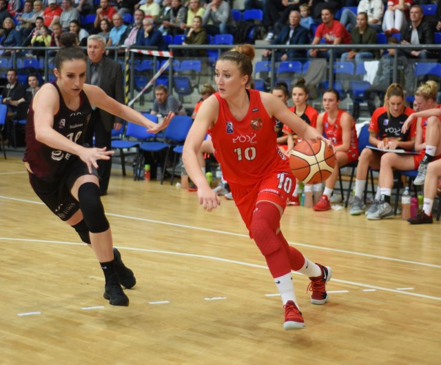 Roksana Schmidt w ostatnim sezonie była podstawową koszykarką Widzewa Łódź