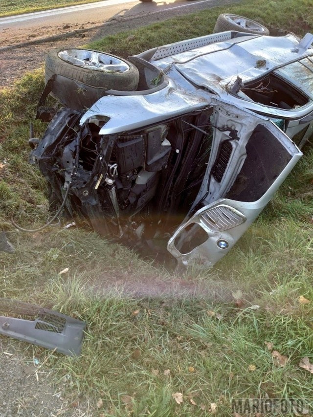 Do wypadku doszło w sobotni poranek, przed godz. 8.00, na drodze krajowej nr 41 (trasa Nysa-Prudnik). BMW wypadło z drogi, a następnie wpadło do rowu. Autem jechała jedna osoba. Została ranna.