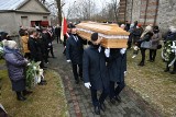 Tłumy na pogrzebie Małgorzaty Jamróz w Fałkowie. Oprócz rodziny żegnali ją trenerzy, lekkoatleci, poseł, włodarze Końskich. Zobacz zdjęcia