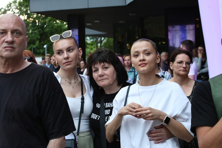Uwielbienie w Centrum Miasta odbyło się w Kielcach. W tym wyjątkowym spotkaniu modlitewnym uczestniczyły tłumy. Zobacz zdjęcia