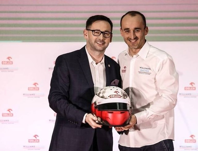 W czasie podpisywania kontraktu z PKN Orlen emocje były naprawdę duże. To trochę tak, jakbym dopiero debiutował w Formule 1 – powiedział Robert Kubica podczas konferencji prasowej w Warszawie, która oficjalnie zainaugurowała współpracę kierowcy teamu Williams z Polskim Koncernem Naftowym. Fot. PKN Orlen