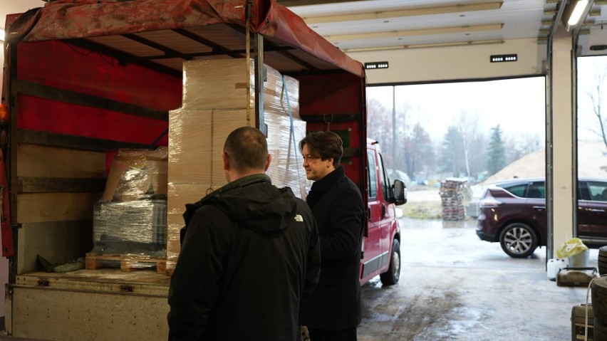 Gmina Kozienice wysłała samochód z darami dla mieszkańców miasta Chuguev w Ukrainie. Zobaczcie zdjęcia
